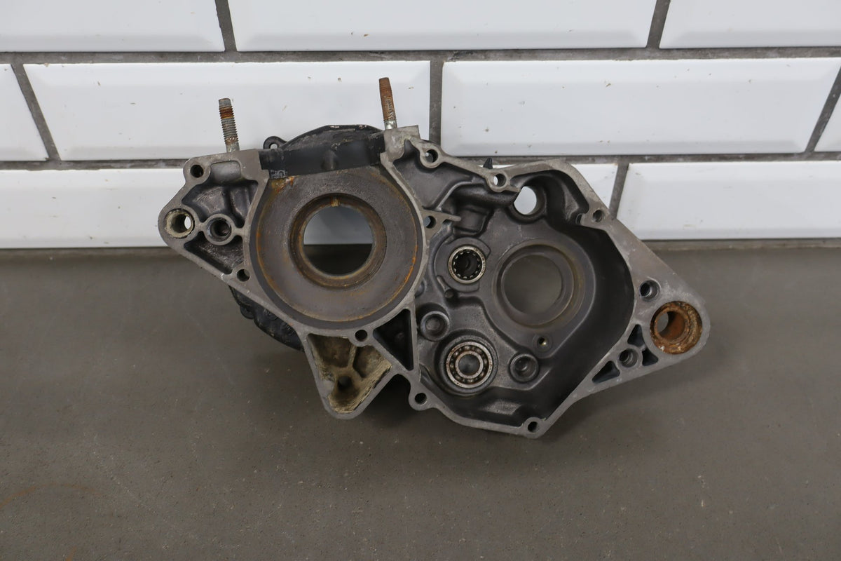 1983-1984 Yamaha YZ125 Right Engine Crankcase OEM 24X-15121-00-00