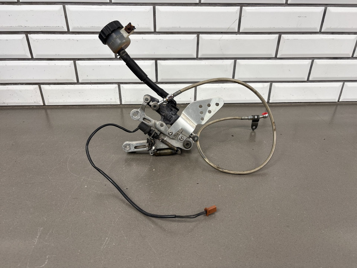 1999-2000 Yamaha YZF-R6 Right Rearset Rear Brake Master Cylinder OEM