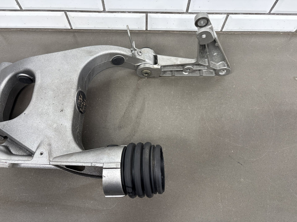 2010-2014 Kawasaki Concours 14 ZG1400 Swingarm 33001-0145