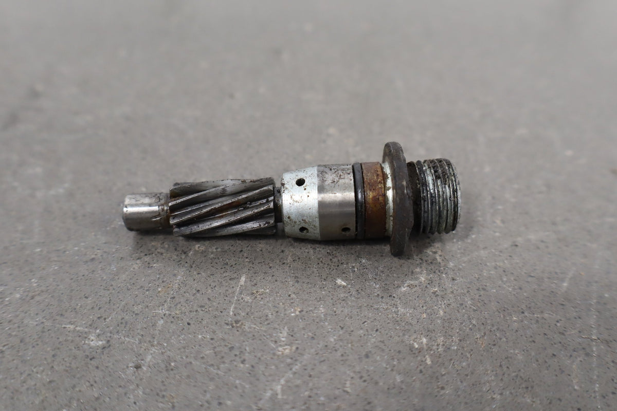 1973-1975 Yamaha RD350 Tach Drive Shaft Gear OEM 27-81786-10-00