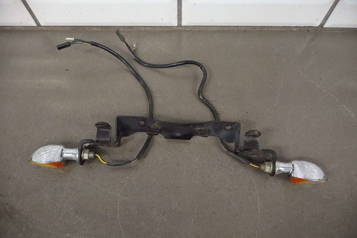 2001-03 Suzuki VL800 Volusia Front Turn Signal Set OEM with Bracket/Mount