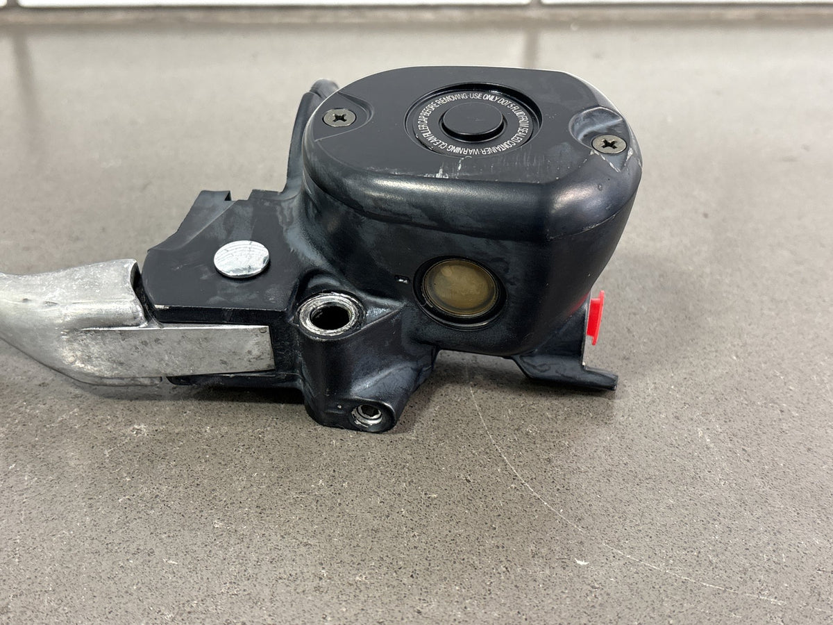 2004-2006 Harley Sportster XL883 XL1200C Front Master Cylinder OEM 45146-04