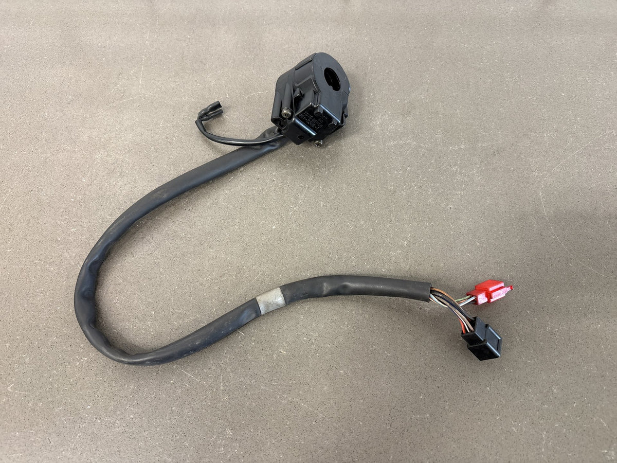 2002-05 Honda VFR800 Interceptor Left Handlebar Switch OEM 35020-MCW-A00