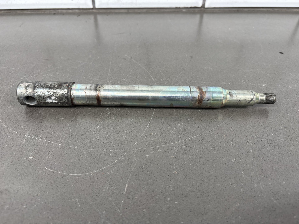 06-07 Dyna Super Glide Street Bob Low Rider Harley Front Axle 40928-06