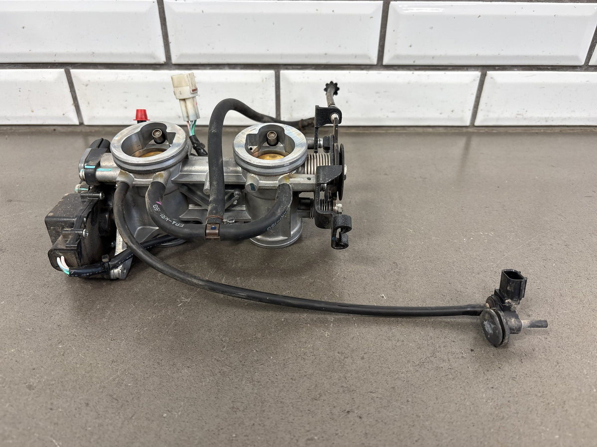20-22 Kawasaki Ninja 650 EX650 Throttle Body Injectors (California) 16163-1132