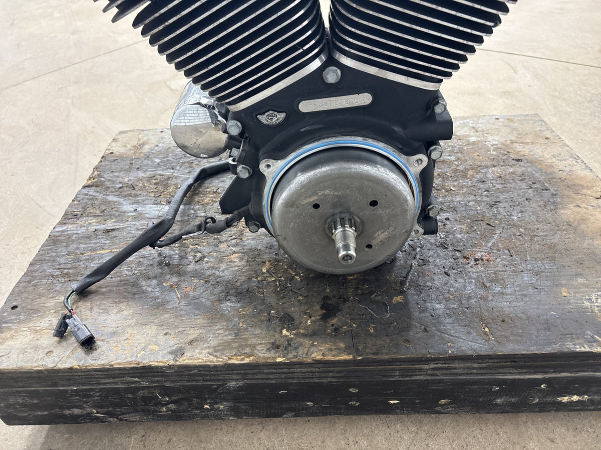 1999-2006 Harley Road King FLHRCI Twin Cam 88 EFI Engine Video/Compression Test