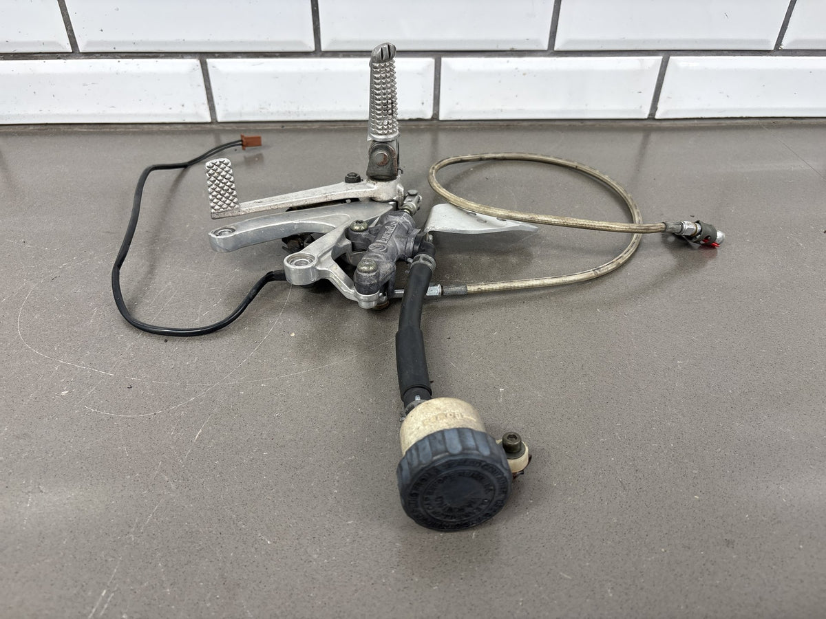 1999-2000 Yamaha YZF-R6 Right Rearset Rear Brake Master Cylinder OEM
