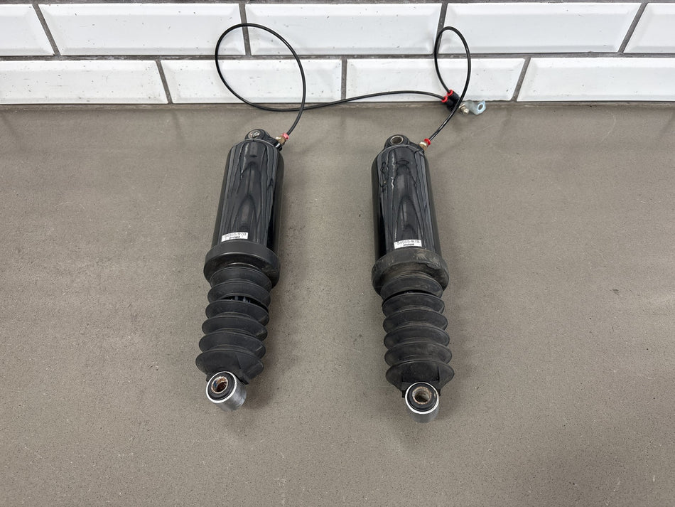 99-06 Harley Road King FLHR FLHRI FLHRCI FLHRS Rear Air Shocks Pair 54565-97C