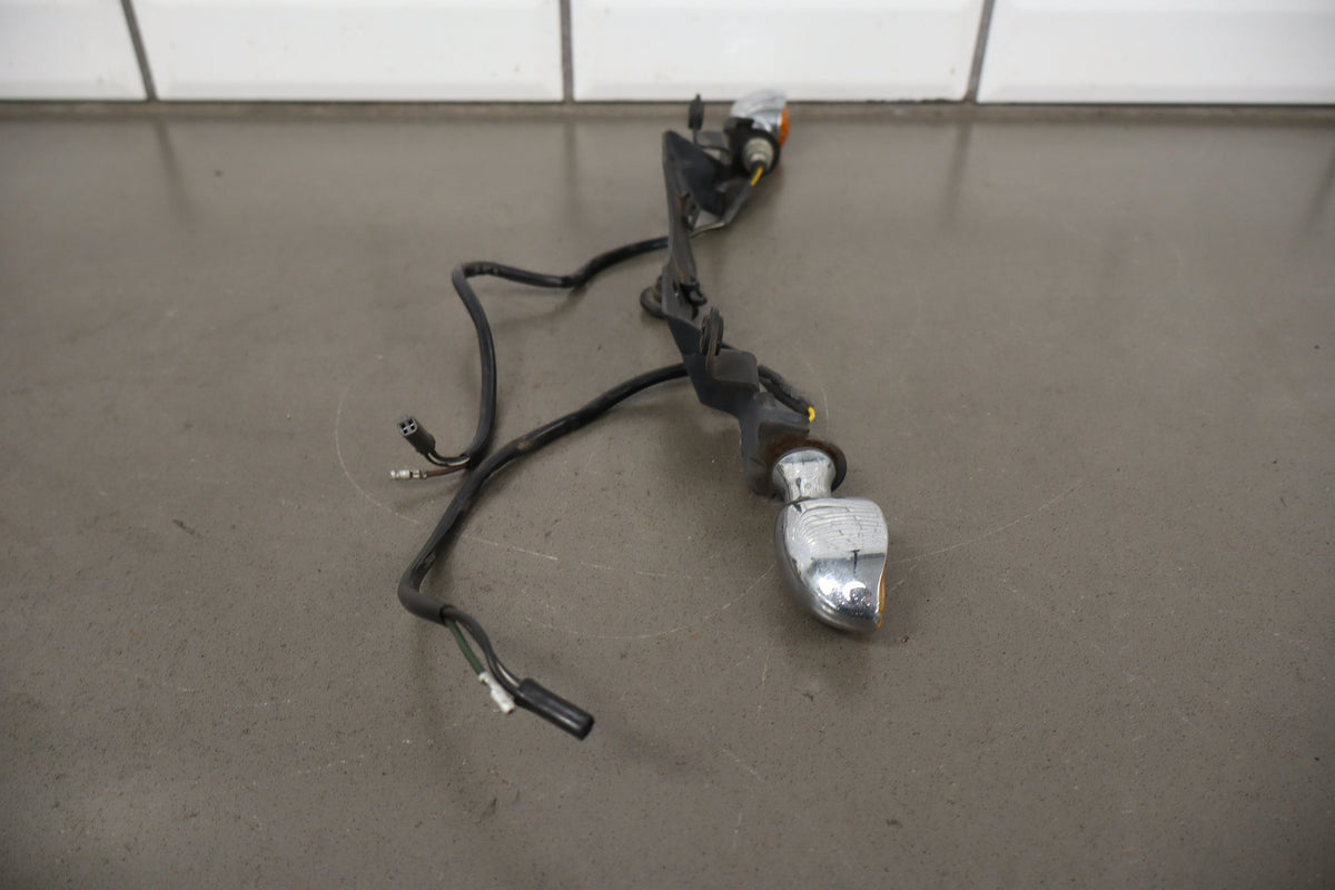 2001-03 Suzuki VL800 Volusia Front Turn Signal Set OEM with Bracket/Mount