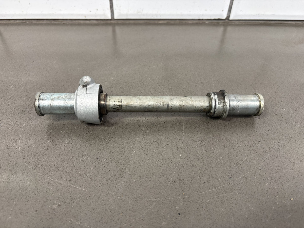 1990-1993 Kawasaki ZX-11 ZX1100C Front Axle Speedometer Drive OEM 41068-1311