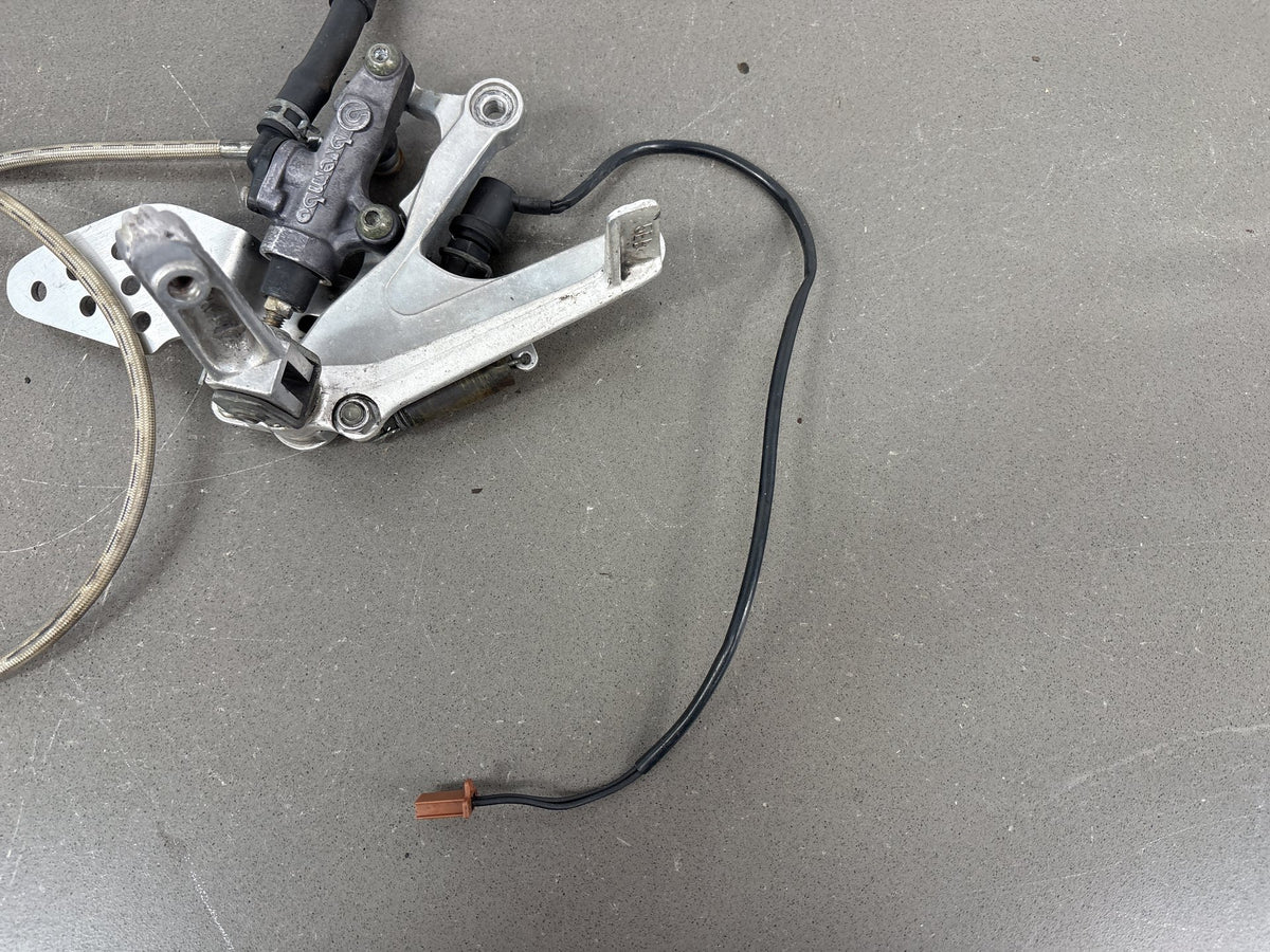 1999-2000 Yamaha YZF-R6 Right Rearset Rear Brake Master Cylinder OEM