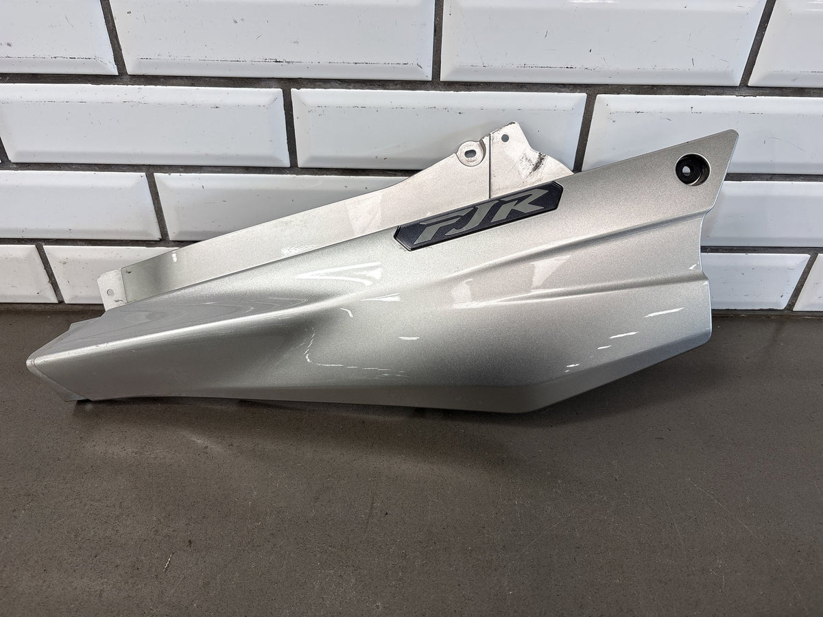 2006-2011 Yamaha FJR1300 Right Side Cover Panel Silver OEM 3P6-21721-00-P0