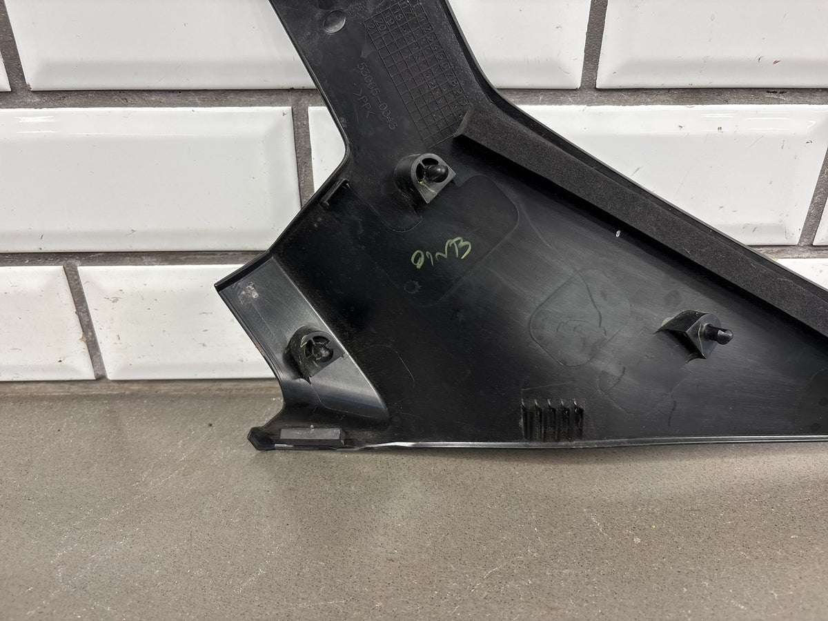 2018-2023 Kawasaki Ninja 400 Right Knee Pad Side Panel OEM 53065-0043