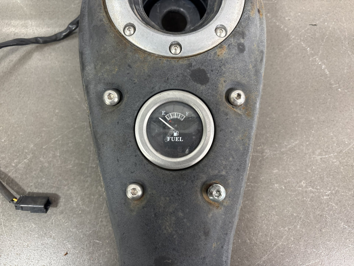 2006 Dyna Super Glide FXDI Harley Tank Dash Console 61692-04
