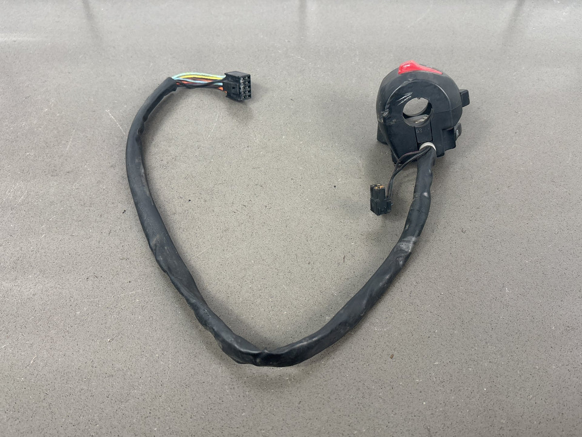 03-09 Suzuki SV650 Right Handlebar Switch Housing OEM 37200-17G10 37200-17G50
