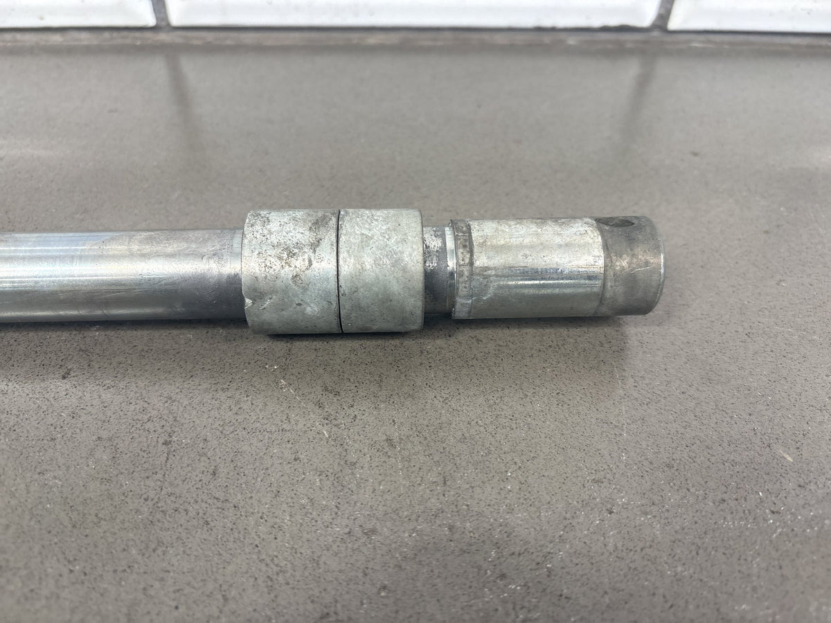 00-06 Harley Road King FLHR FLHRI FLHRCI FLHRS Front Axle Silver OEM 43364-00