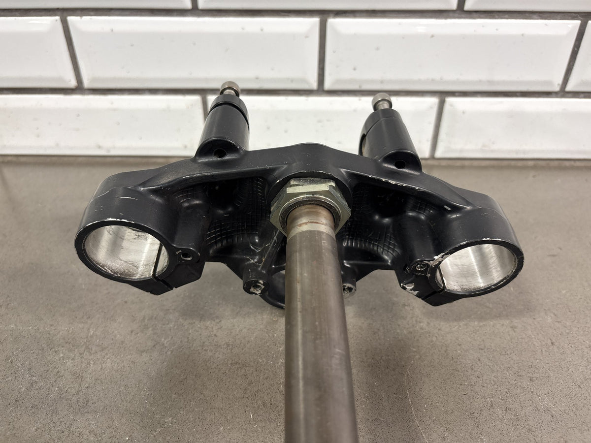 2000 Triumph Tiger 900 T709 Triple Tree OEM T2042409
