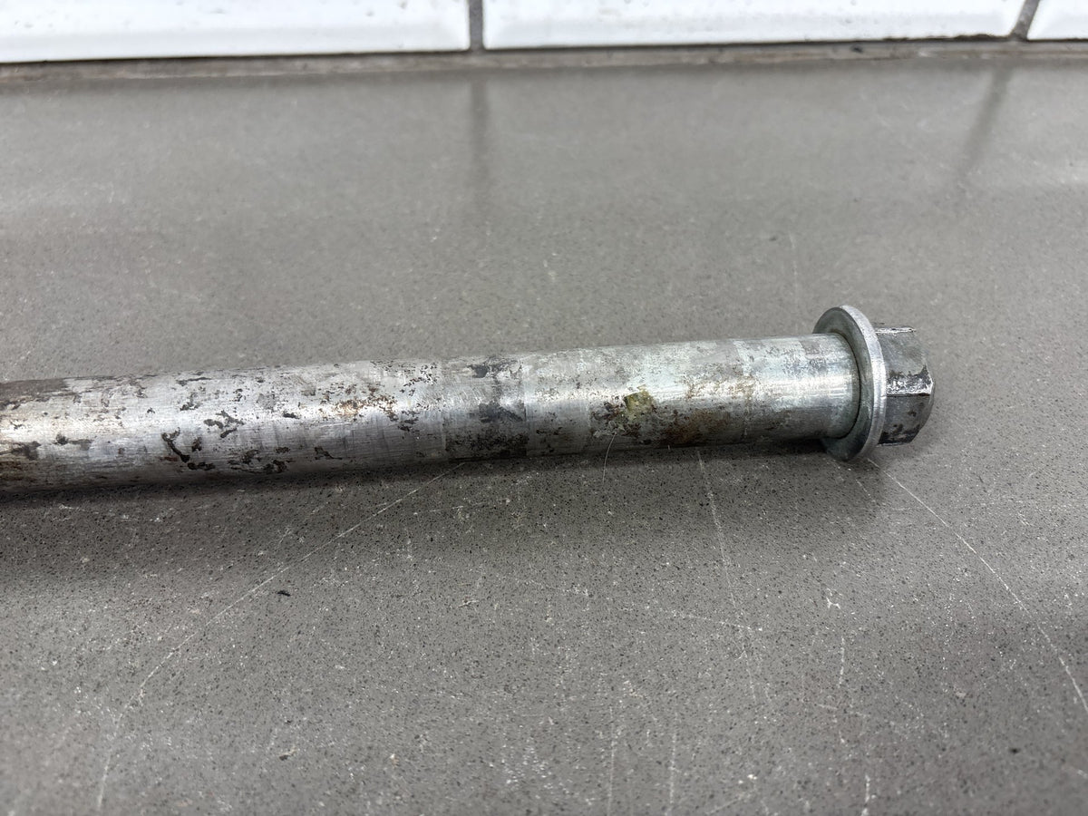 06-07 Dyna Super Glide Street Bob Wide Glide Harley Rear Axle 41114-06