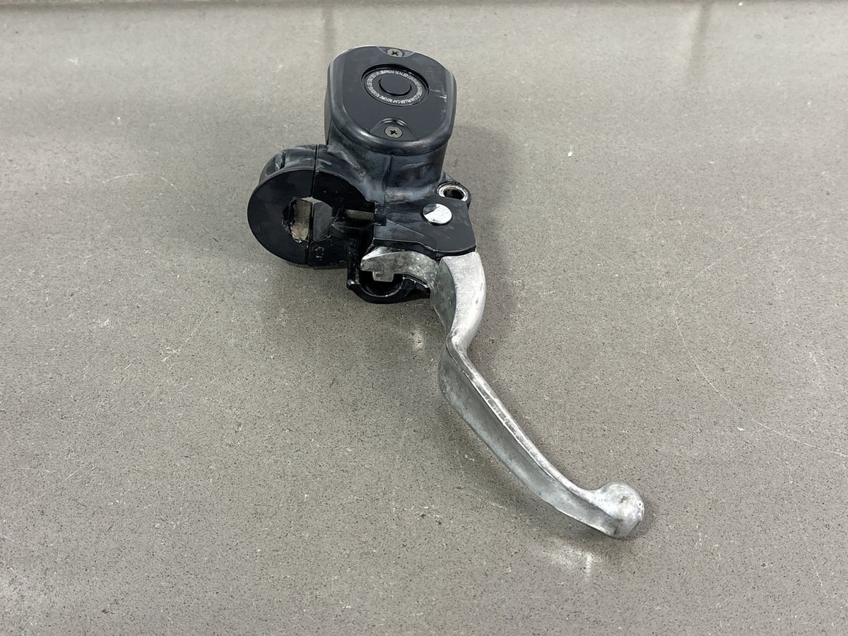 2004-2006 Harley Sportster XL883 XL1200C Front Master Cylinder OEM 45146-04