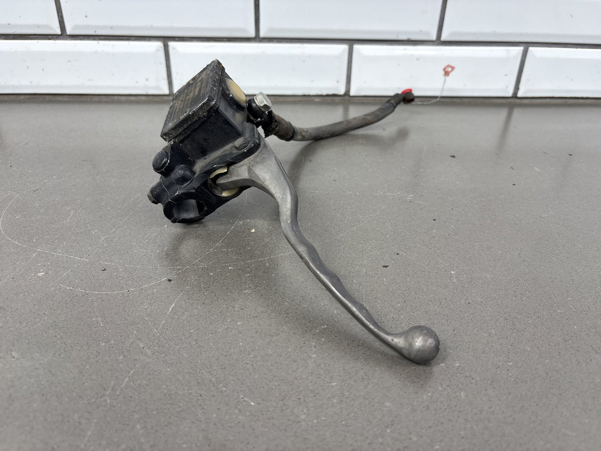 1983 Kawasaki GPZ750 ZX750A Front Brake Master Cylinder with Lines OEM
