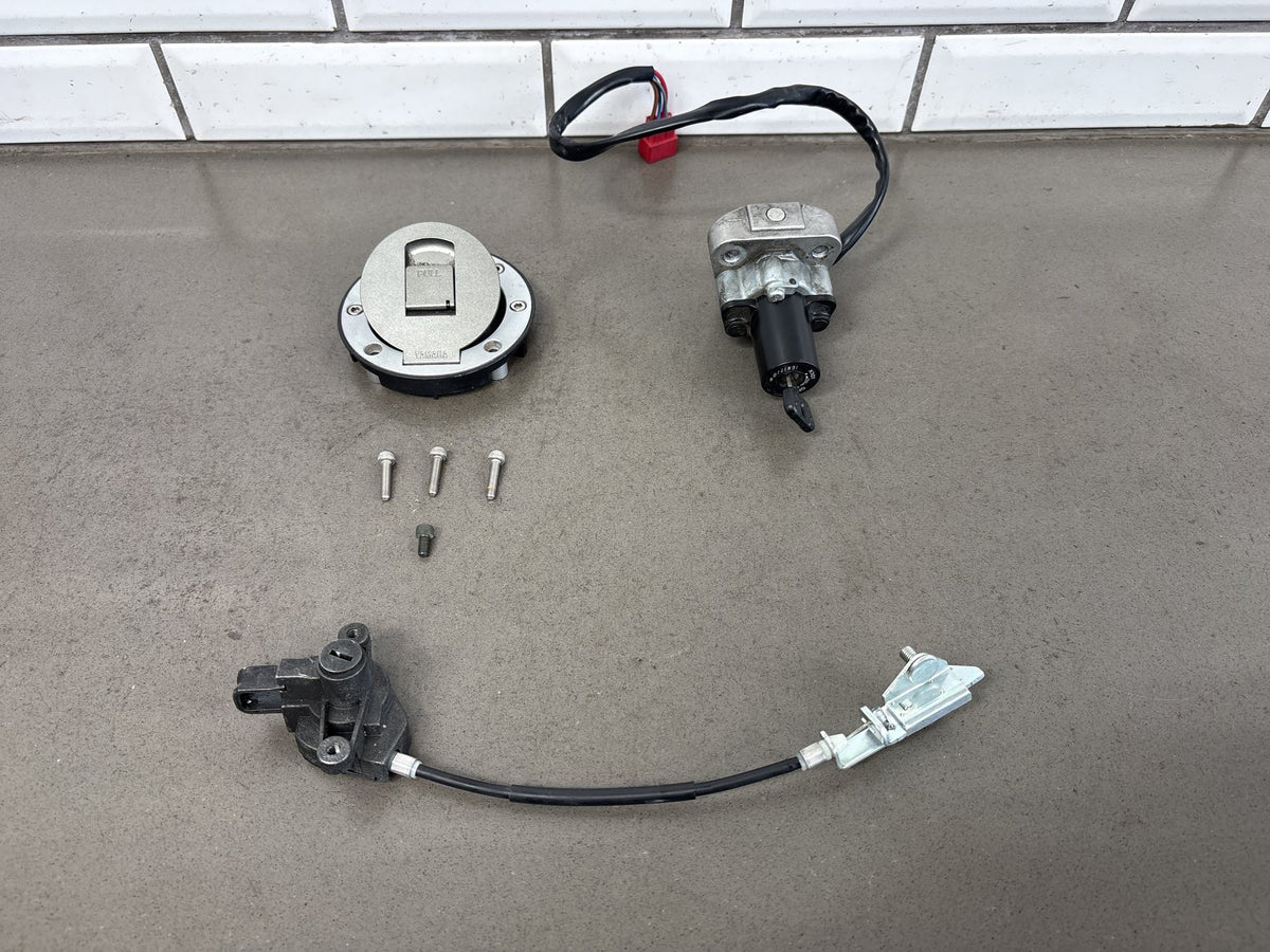 1999-2007 Yamaha YZF600R Ignition Switch Lock Set Key Gas Cap Seat Lock OEM