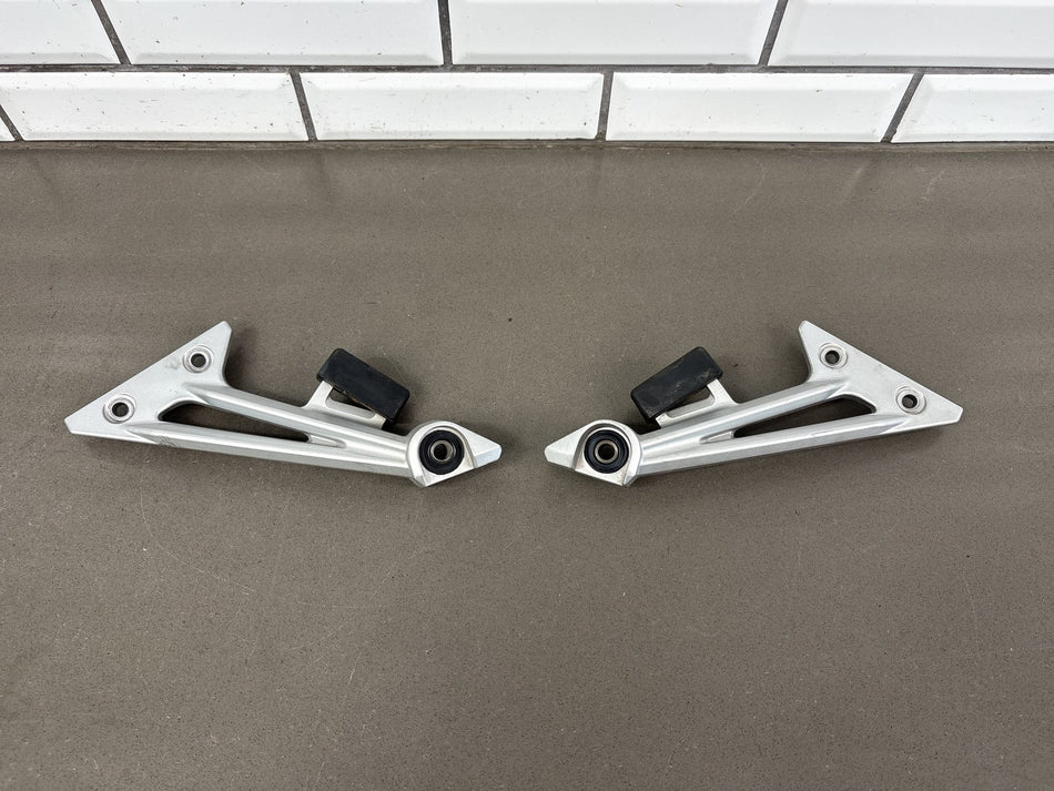 2006 Yamaha FJR1300 Muffler Stay Exhaust Hanger Bracket Pair Silver OEM