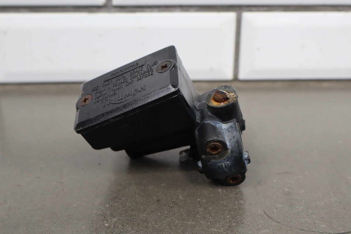 2000 Triumph Tiger 900 T709 Front Brake Master OEM