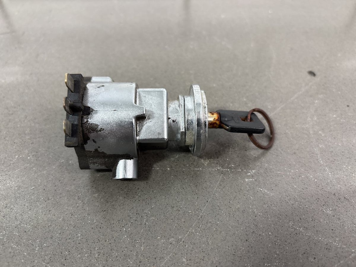 2006 Dyna Super Glide FXDI FXDCI FXDBI FXDLI Harley Ignition Switch 71559-06