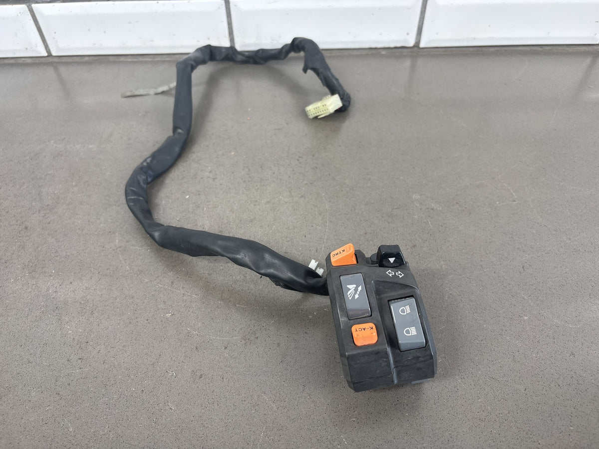 2010-2014 Kawasaki Concours 14 ZG1400 Left Handlebar Control Switch 46091-0202