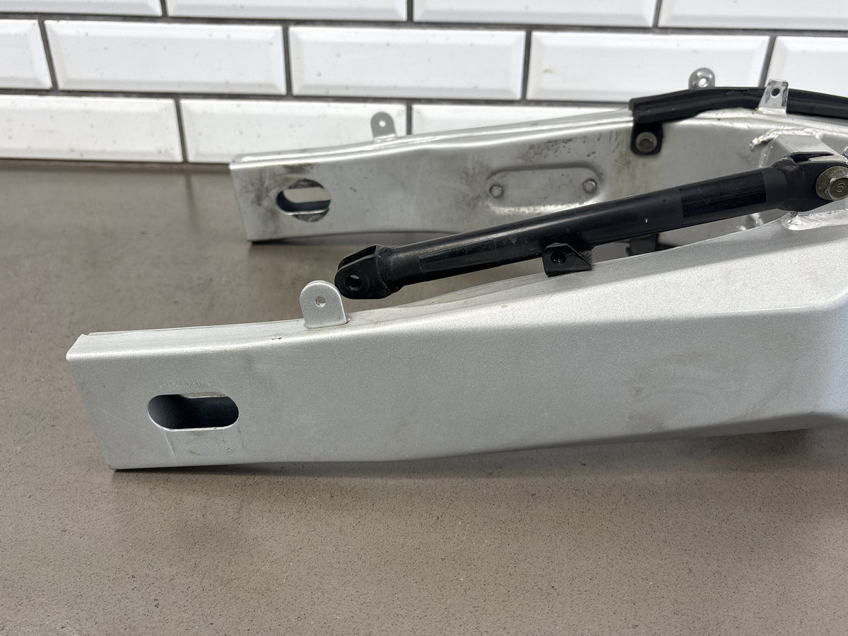 1999-2007 Yamaha YZF600R Swingarm Swing Arm Chain Slider Pivot Bolt Silver OEM