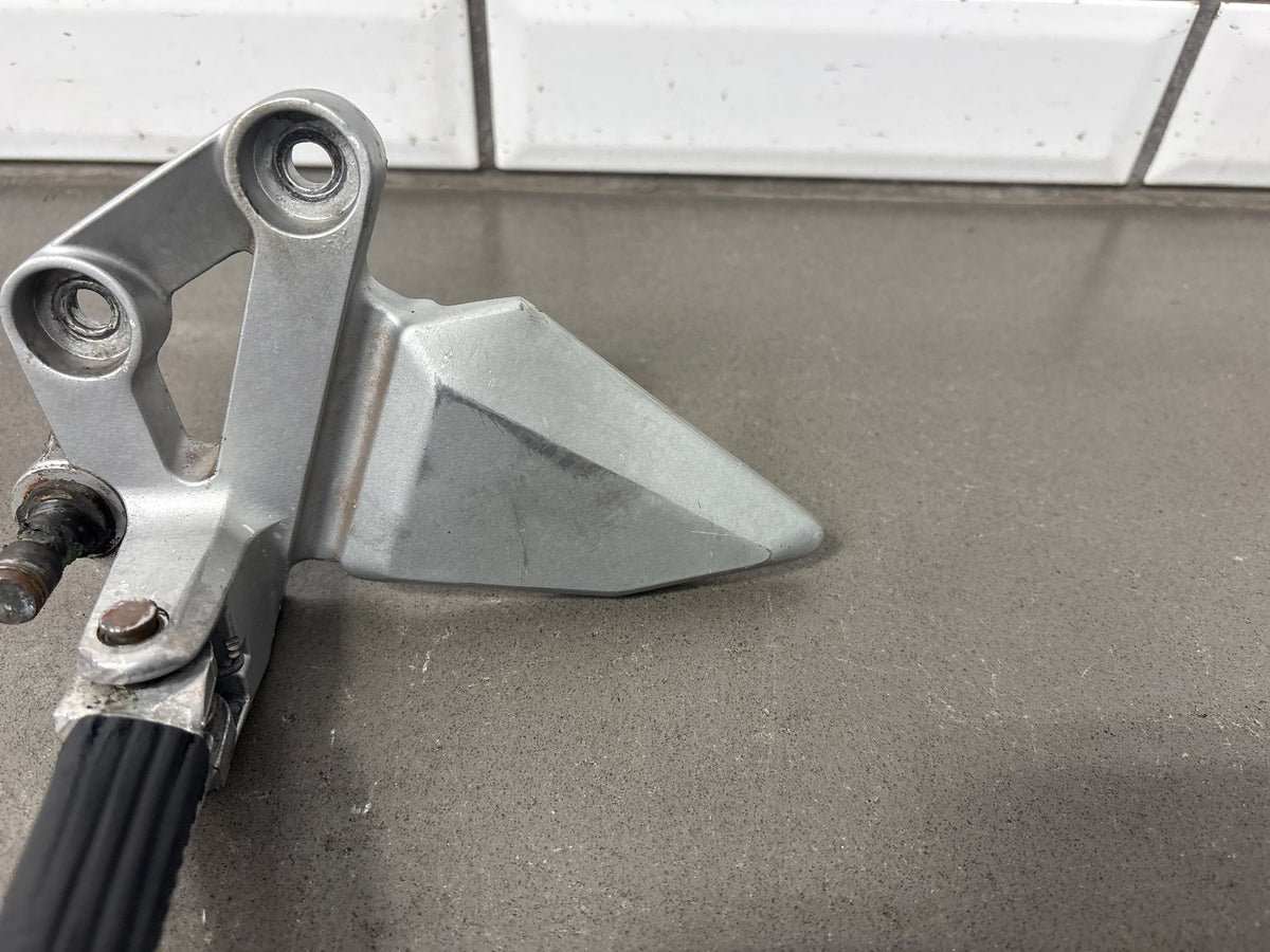 04-07 Suzuki SV650 SV650S Left Rider Footpeg Bracket OEM 43521-16G20