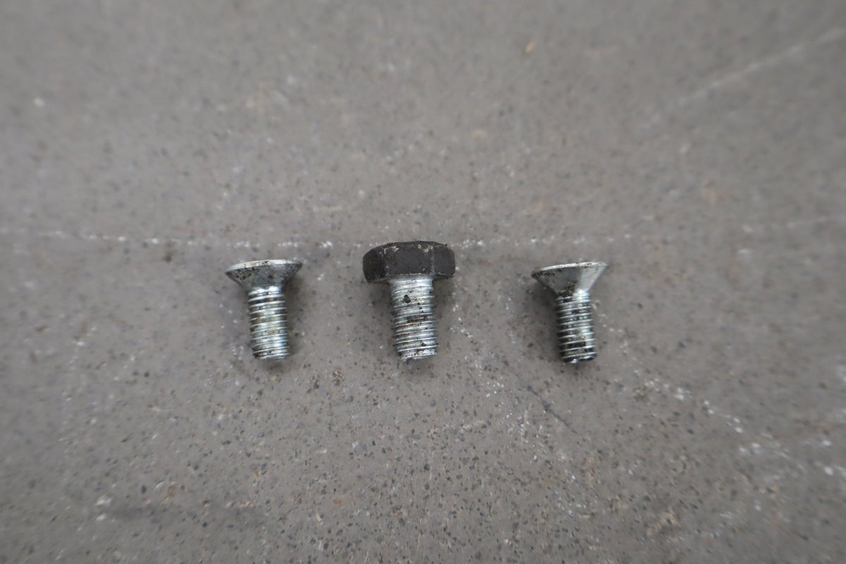 1973-1975 Yamaha RD350 Tach Drive Shaft Gear OEM 27-81786-10-00