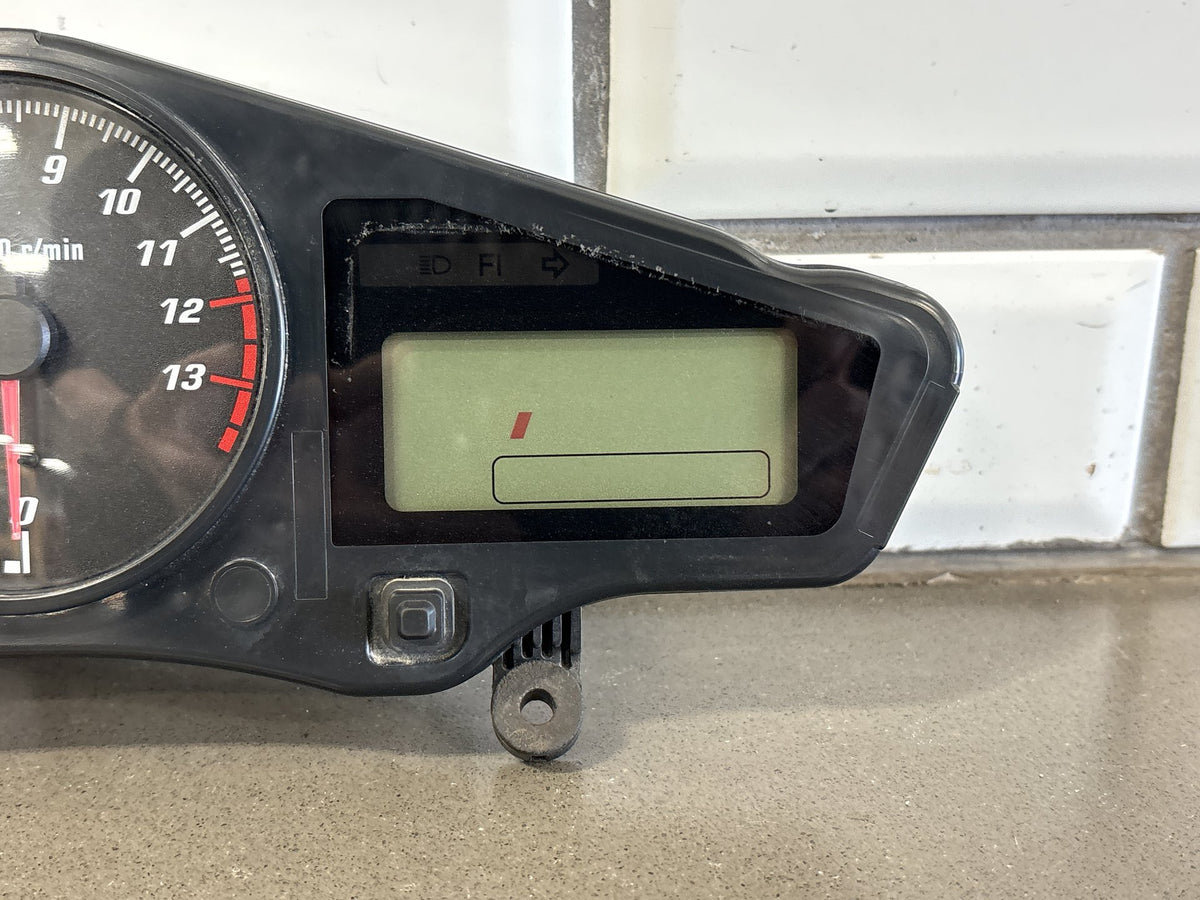 2002 Honda VFR800 Interceptor Gauge Cluster Speedometer Tachometer OEM