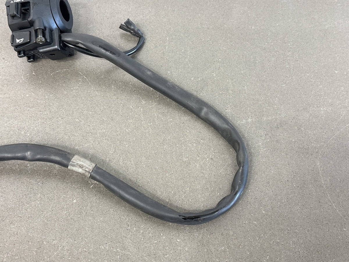 2002-05 Honda VFR800 Interceptor Left Handlebar Switch OEM 35020-MCW-A00