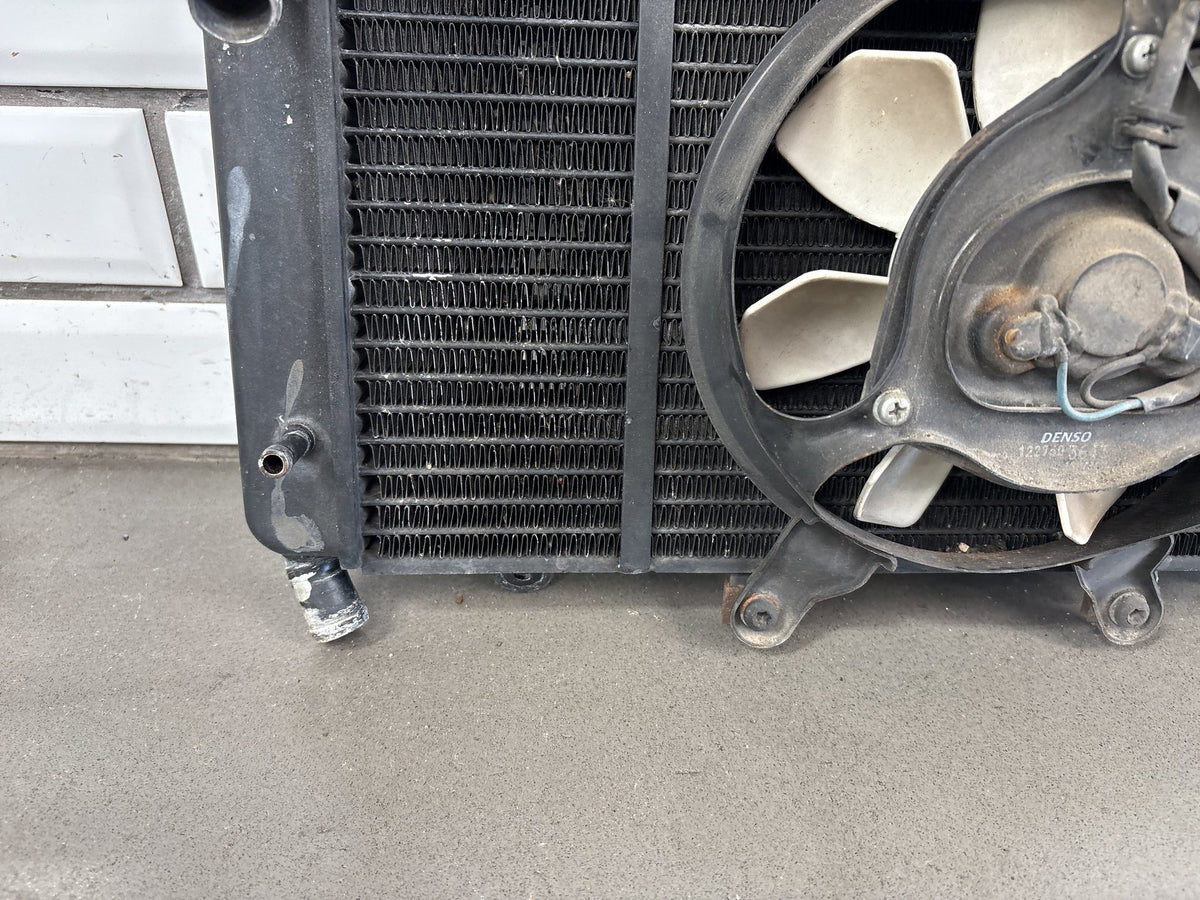2005-2010 Triumph Sprint ST 1050 Radiator Assembly with Cooling Fan