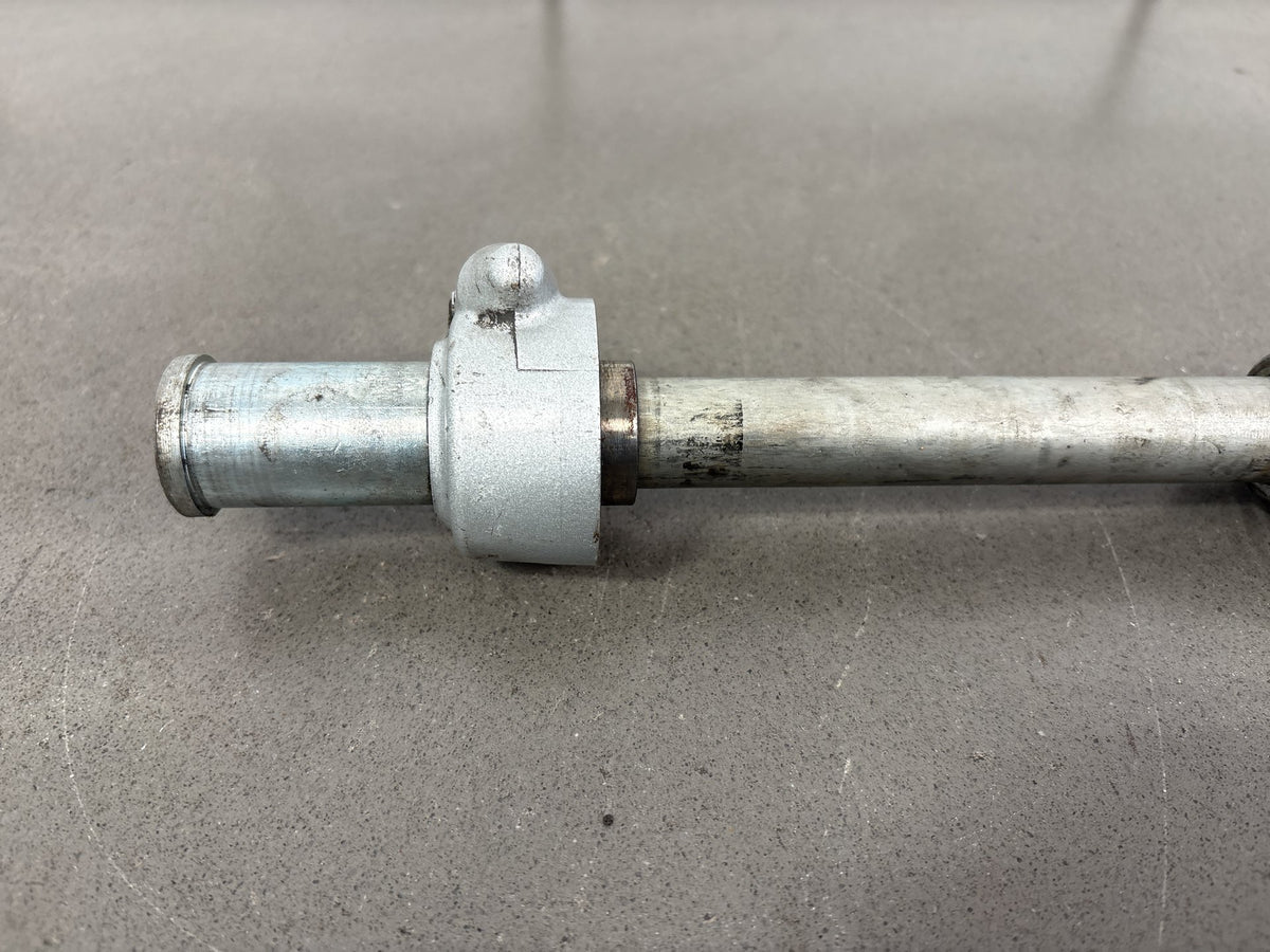 1990-1993 Kawasaki ZX-11 ZX1100C Front Axle Speedometer Drive OEM 41068-1311