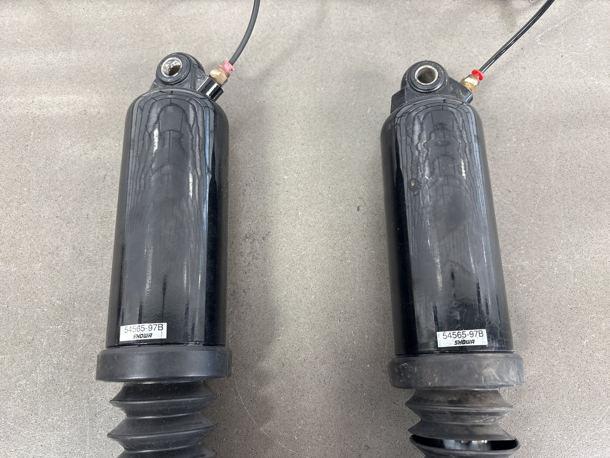 99-06 Harley Road King FLHR FLHRI FLHRCI FLHRS Rear Air Shocks Pair 54565-97C