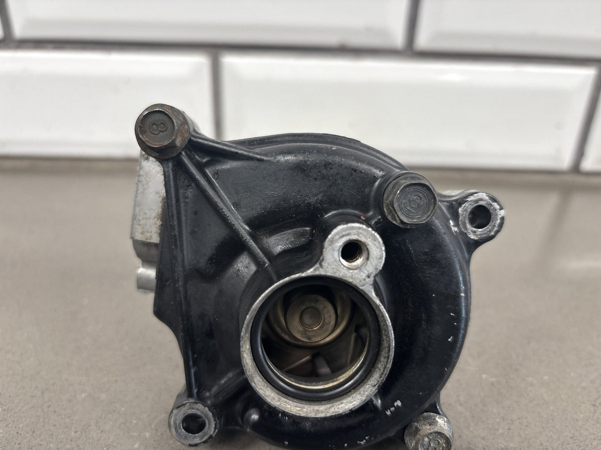 1990-1993 Kawasaki Ninja ZX-11 ZX1100C Water Pump OEM 49044-1062