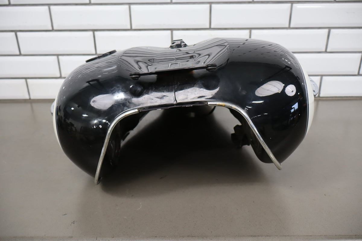 2001 Suzuki VL800 Volusia Fuel Tank Black White FP4