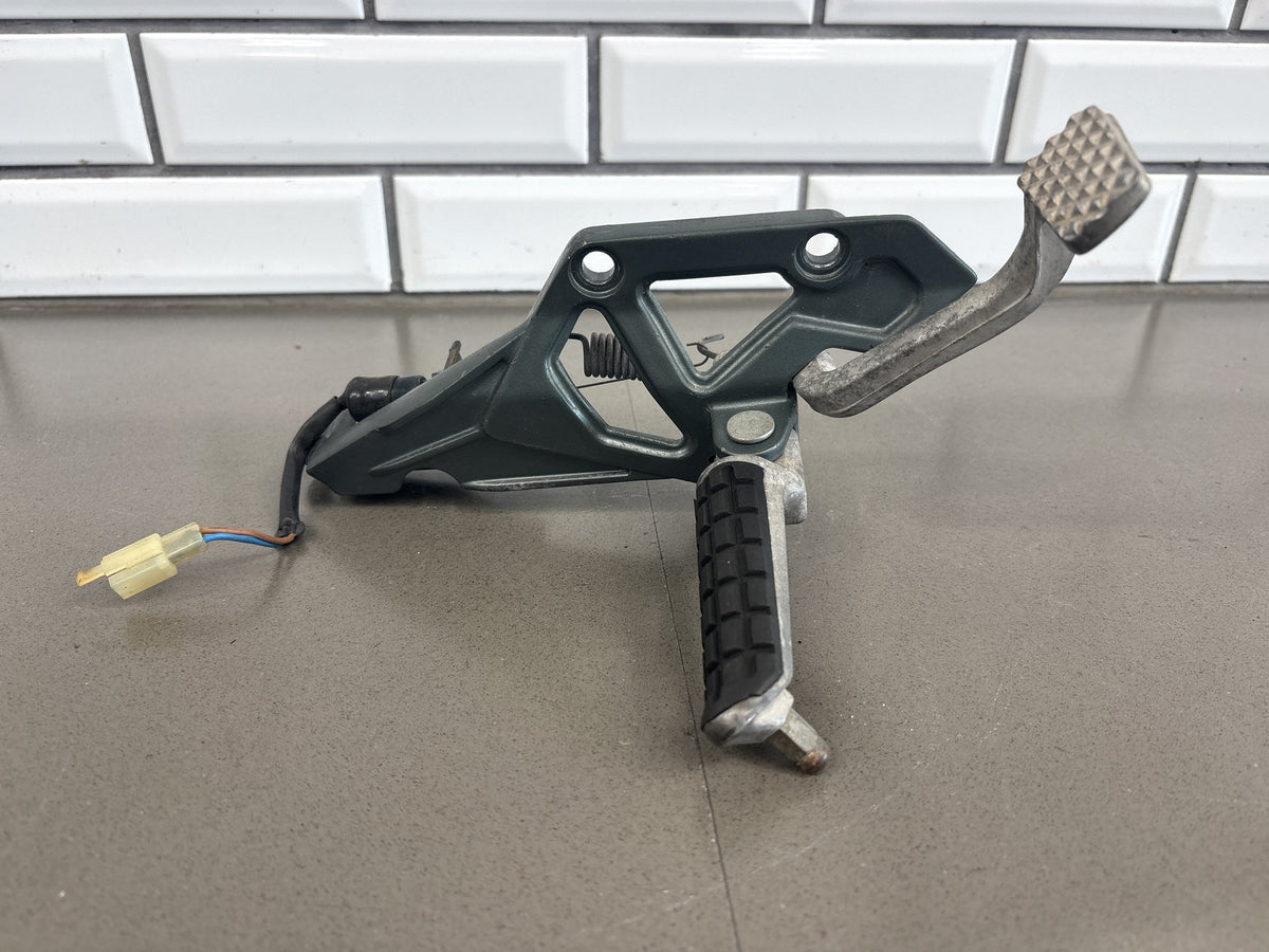 91-93 Kawasaki Ninja ZX-11 ZX1100C Rearsets Left Right Brackets Pegs 35011-1520