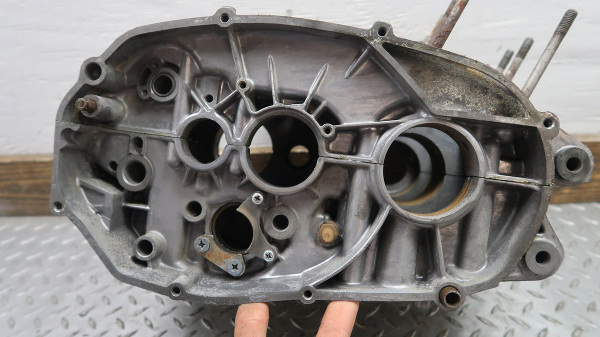 1970-1975 Yamaha R5C RD350 RD250 Crankcases OEM 278-15100-02-00