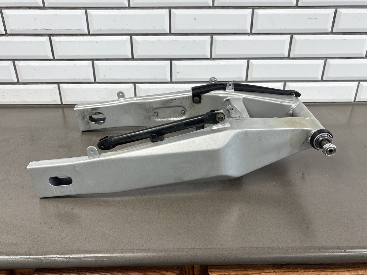 1999-2007 Yamaha YZF600R Swingarm Swing Arm Chain Slider Pivot Bolt Silver OEM