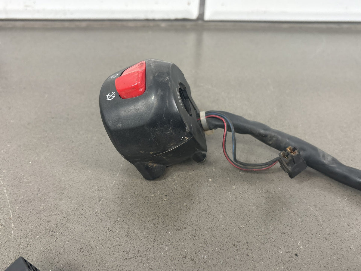 03-09 Suzuki SV650 Right Handlebar Switch Housing OEM 37200-17G10 37200-17G50