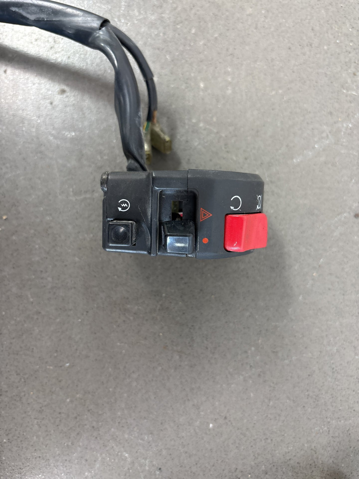 2006 Yamaha FJR1300A Right Handlebar Switch Kill Start Black OEM 3P6-83963-00-00
