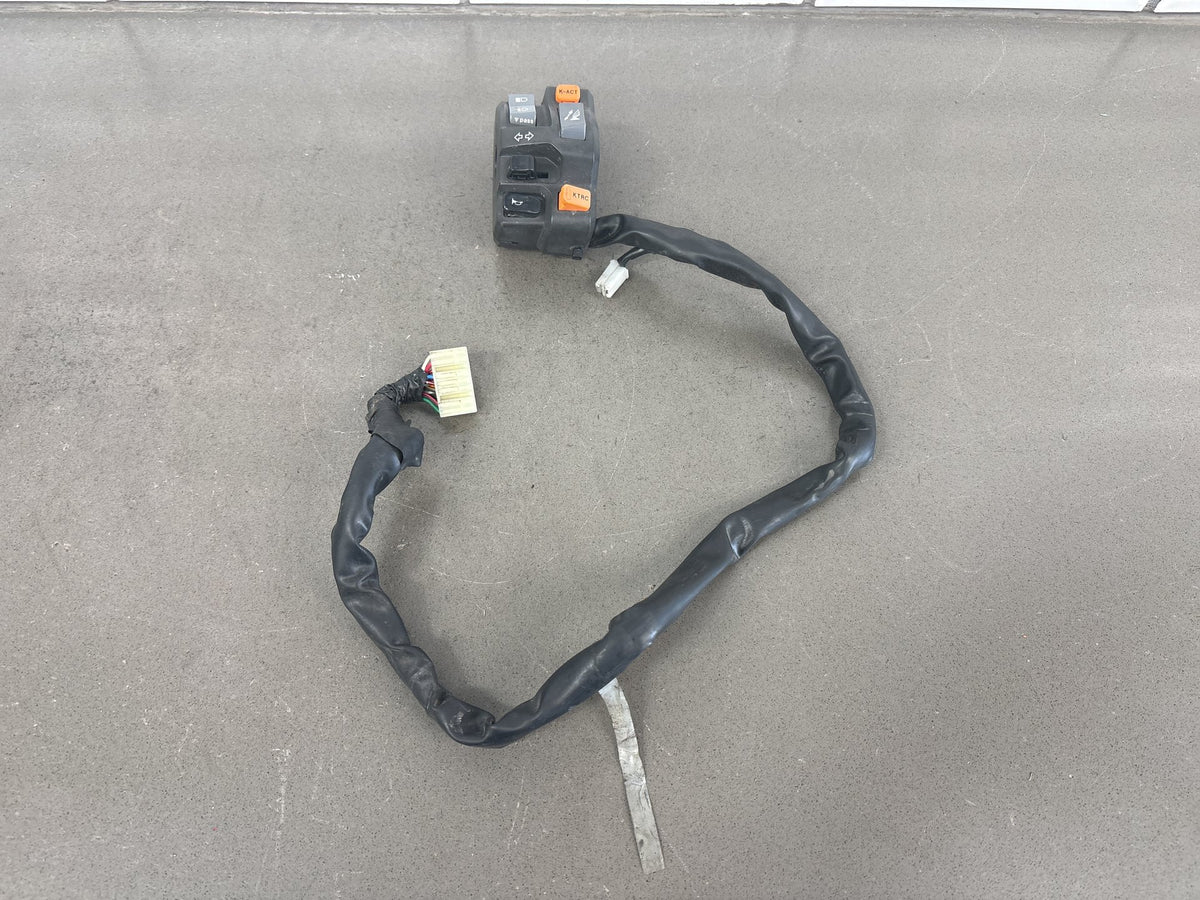 2010-2014 Kawasaki Concours 14 ZG1400 Left Handlebar Control Switch 46091-0202