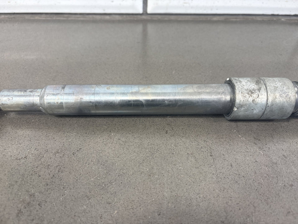 00-06 Harley Road King FLHR FLHRI FLHRCI FLHRS Front Axle Silver OEM 43364-00