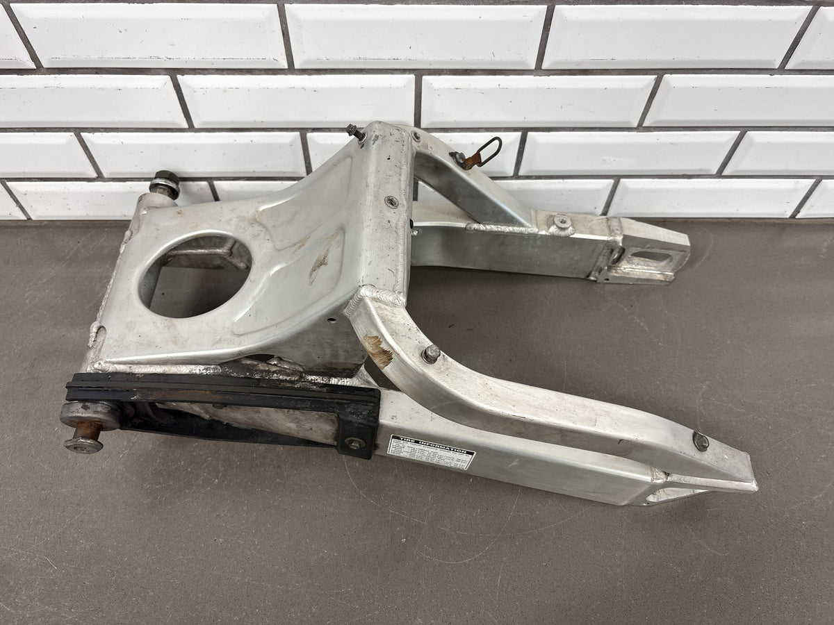 1999-2000 Yamaha YZF-R6 Rear Swingarm Swing Arm OEM
