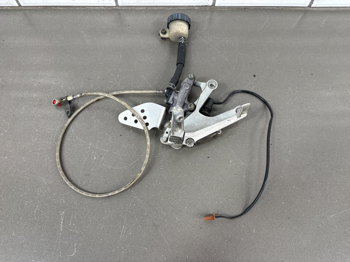 1999-2000 Yamaha YZF-R6 Right Rearset Rear Brake Master Cylinder OEM