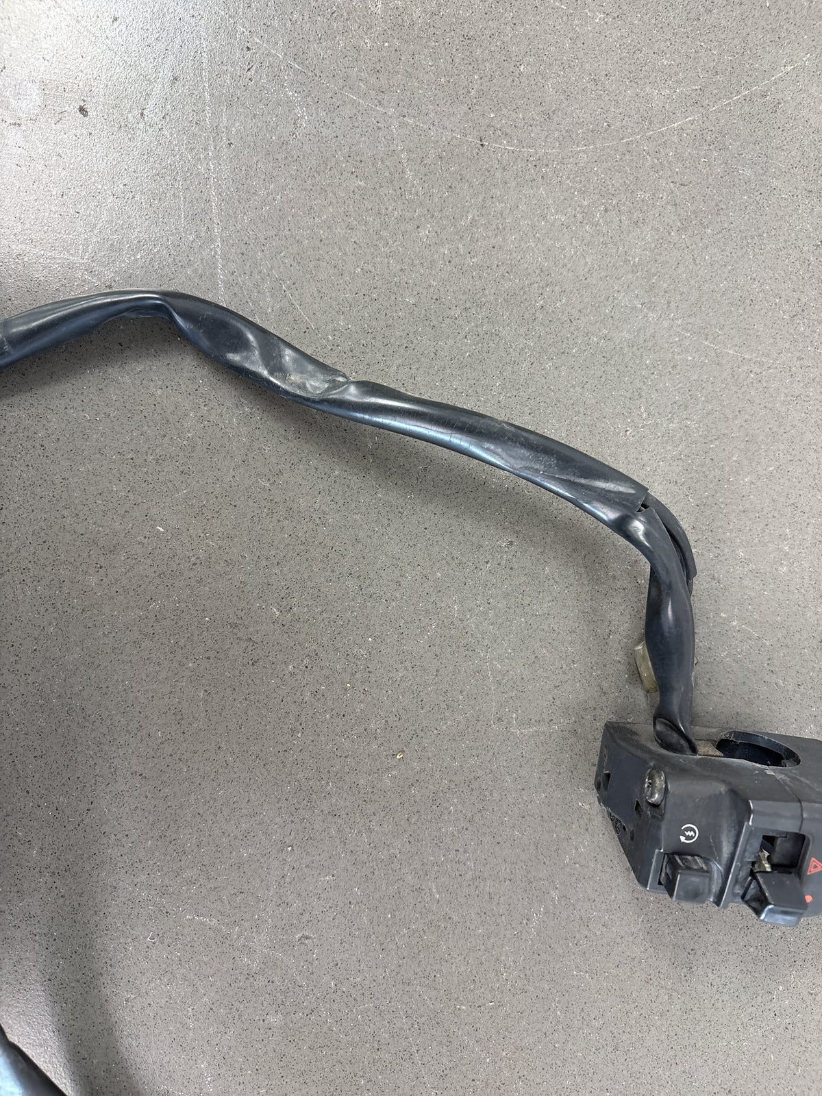 2006 Yamaha FJR1300A Right Handlebar Switch Kill Start Black OEM 3P6-83963-00-00