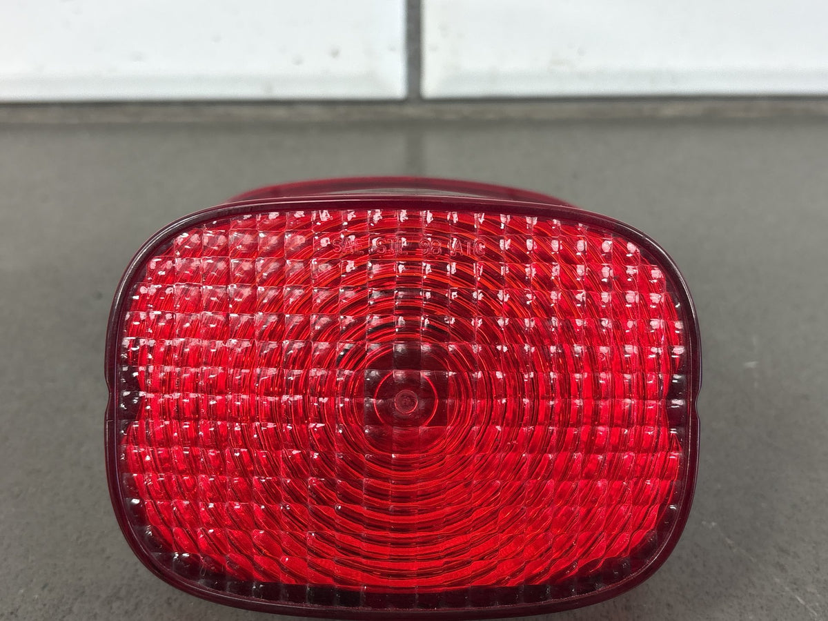 99-05 Harley Road King FLHR FLHRI FLHRCI FLHRS FLHRSI Tail Light & Base 68368-03
